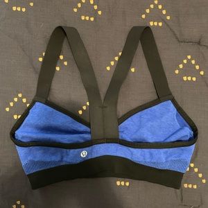 Lululemon sports bra